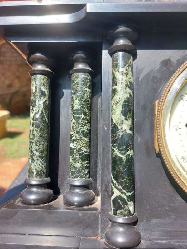 FRENCH SLATE-CASED HEAVY 14KG BLACK MARBLE SIX PILLAR ANTIQUE MANTLE CLOCK KEEPS TIME BUT NOT STRIKE
