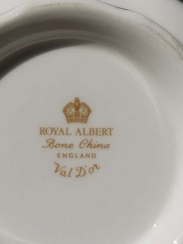 ROYAL ALBERT VINTAGE 1960S-1970S VAL DOR (VALLEY OF GOLD) PATTERN SOUP BOWL WITH SPILTRAY