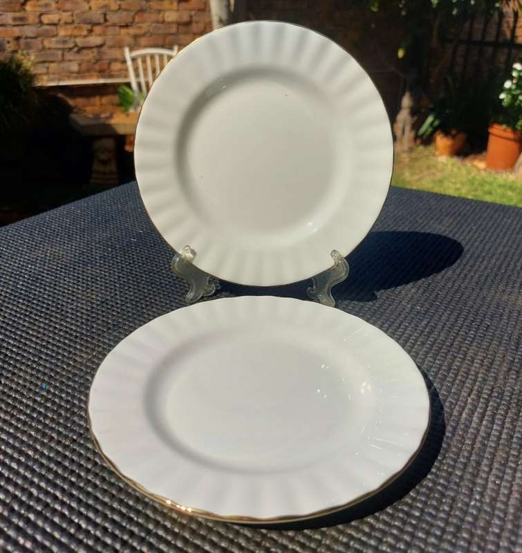 TWO ROYAL ALBERT VINTAGE 1960S-1970S VAL DOR (VALLEY OF GOLD) PATTERN BREAD OR SIDE PLATES