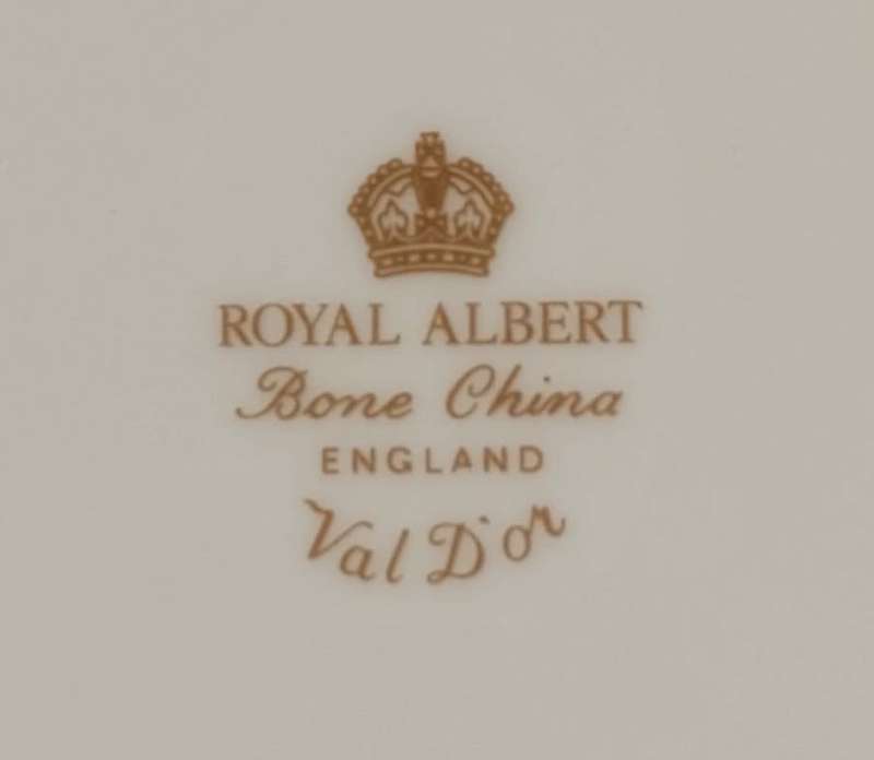 TWO ROYAL ALBERT VINTAGE 1960S-1970S VAL DOR (VALLEY OF GOLD) PATTERN BREAD OR SIDE PLATES