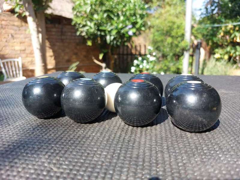 VINTAGE 1960S COMPLETE SET OF BANDA ENGLAND CARPET BOWLS