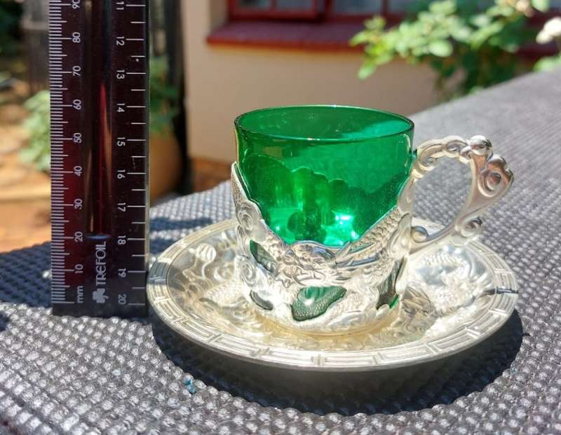 VINTAGE CHINESE STYLE DRAGON EMBOSSED EMERALD GREEN GLASSES TEASET 15 PIECE CASED