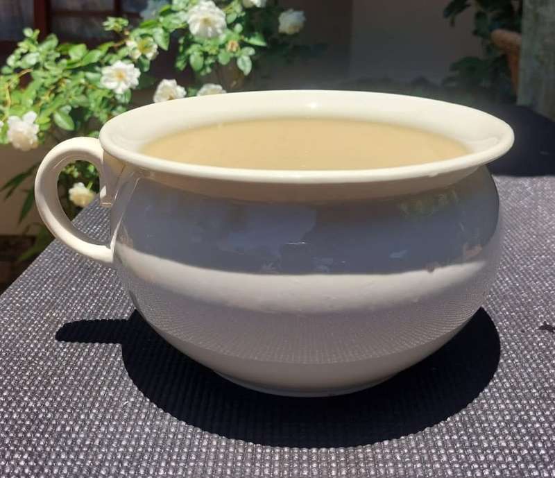 ROYAL BOTTOM LARGE BURLEIGH WARE ENGLISH 1950S IRONSTONE CHAMBER POT / IDEAL MODERN PLANTER