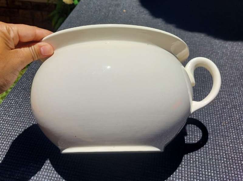 ROYAL BOTTOM LARGE BURLEIGH WARE ENGLISH 1950S IRONSTONE CHAMBER POT / IDEAL MODERN PLANTER