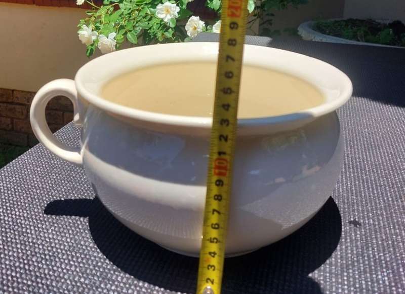 ROYAL BOTTOM LARGE BURLEIGH WARE ENGLISH 1950S IRONSTONE CHAMBER POT / IDEAL MODERN PLANTER