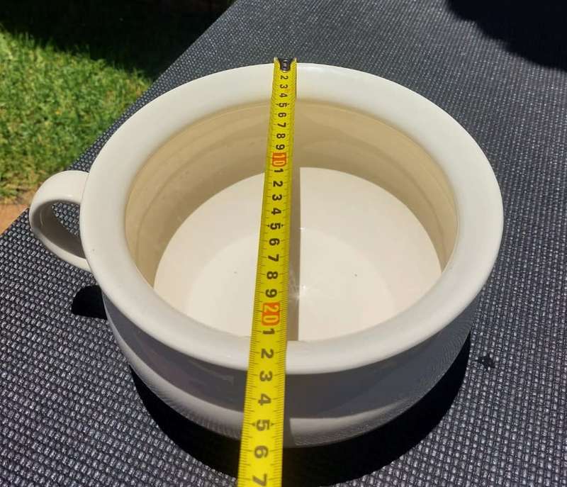 ROYAL BOTTOM LARGE BURLEIGH WARE ENGLISH 1950S IRONSTONE CHAMBER POT / IDEAL MODERN PLANTER