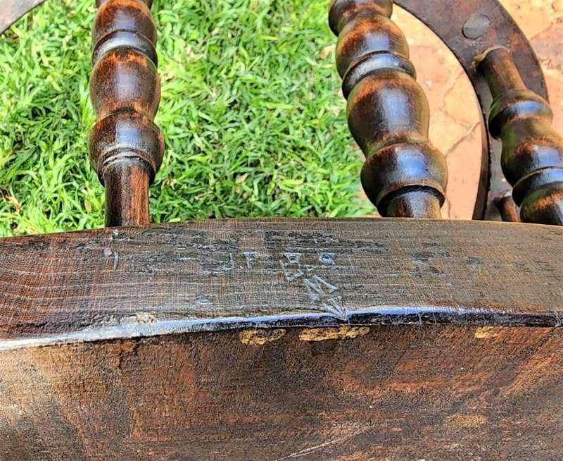 STRONG GRAINED ELM WOOD ANTIQUE BOW-BACK SMOKERS OR CAPTAINS CHAIR  CIRCA 1880S - NOTE COLLECTION