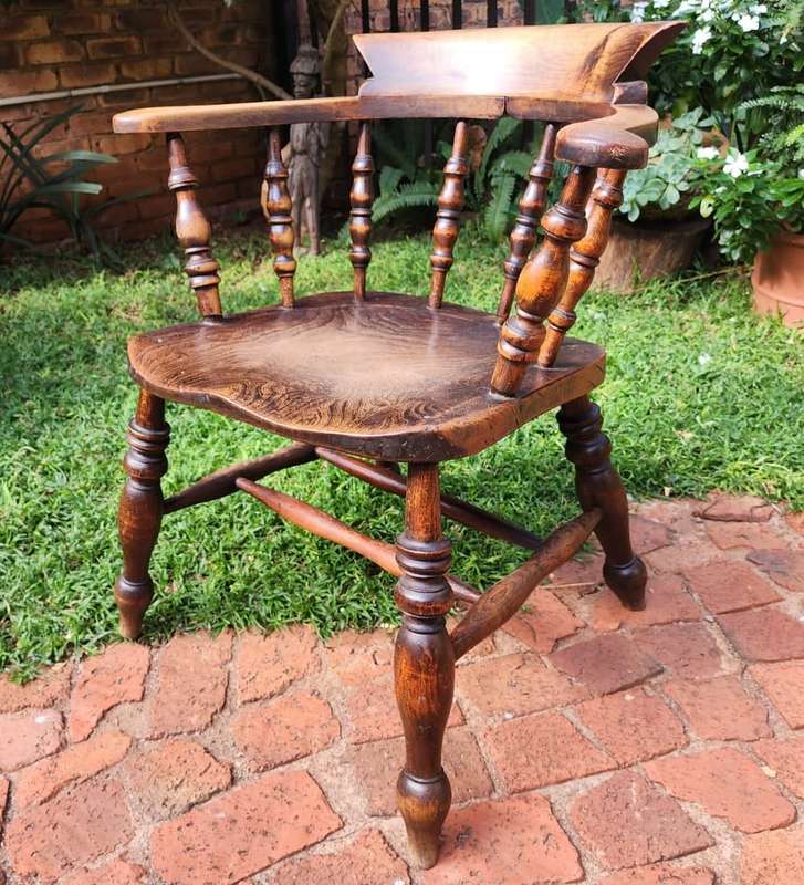 STRONG GRAINED ELM WOOD ANTIQUE BOW-BACK SMOKERS OR CAPTAINS CHAIR  CIRCA 1880S - NOTE COLLECTION