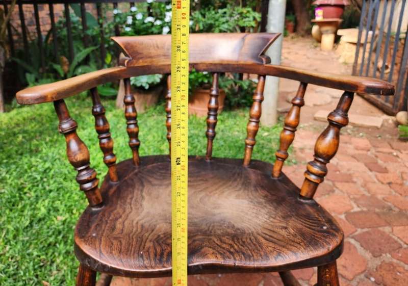 STRONG GRAINED ELM WOOD ANTIQUE BOW-BACK SMOKERS OR CAPTAINS CHAIR  CIRCA 1880S - NOTE COLLECTION