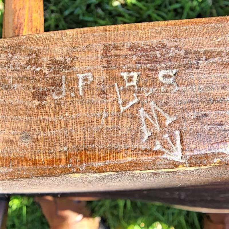 STRONG GRAINED ELM WOOD ANTIQUE BOW-BACK SMOKERS OR CAPTAINS CHAIR  CIRCA 1880S - NOTE COLLECTION