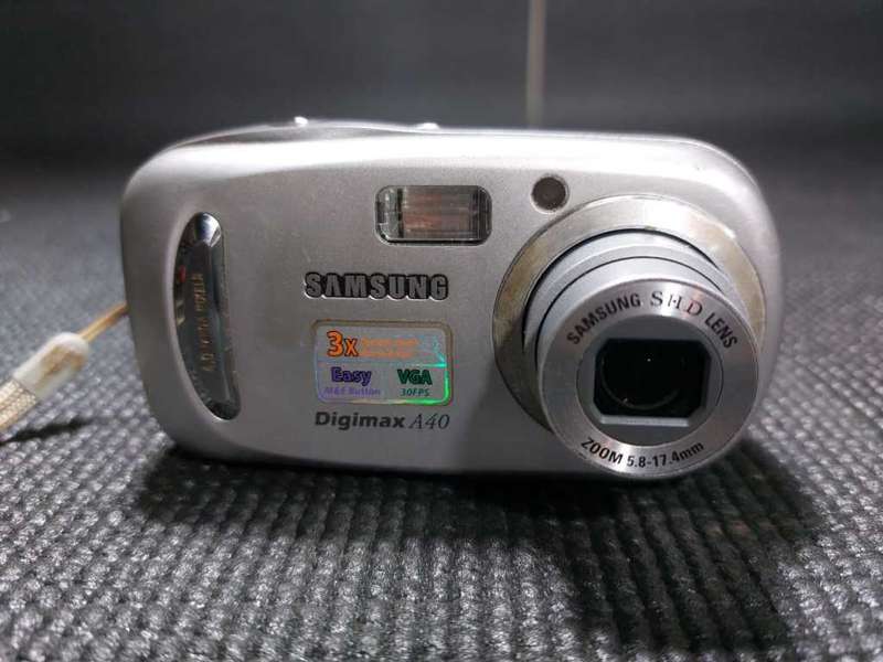 SAMSUNG DIGIMAX A40 (4 MIL MEGAPIXEL) 1GB SD MEMORY CARD POUCH WORKING