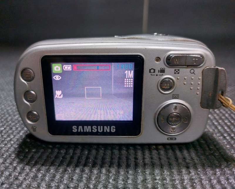 SAMSUNG DIGIMAX A40 (4 MIL MEGAPIXEL) 1GB SD MEMORY CARD POUCH WORKING