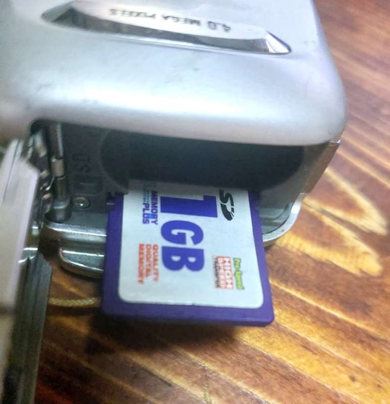 SAMSUNG DIGIMAX A40 (4 MIL MEGAPIXEL) 1GB SD MEMORY CARD POUCH WORKING