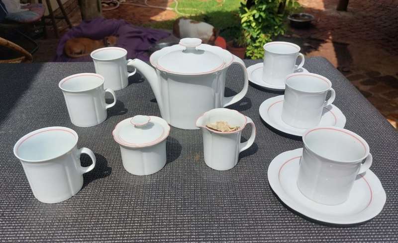 ARZBERG GERMANY 1970S CORSO NIZZA ROSA WERNER BUNCK DESIGN 14 PIECE TEASET