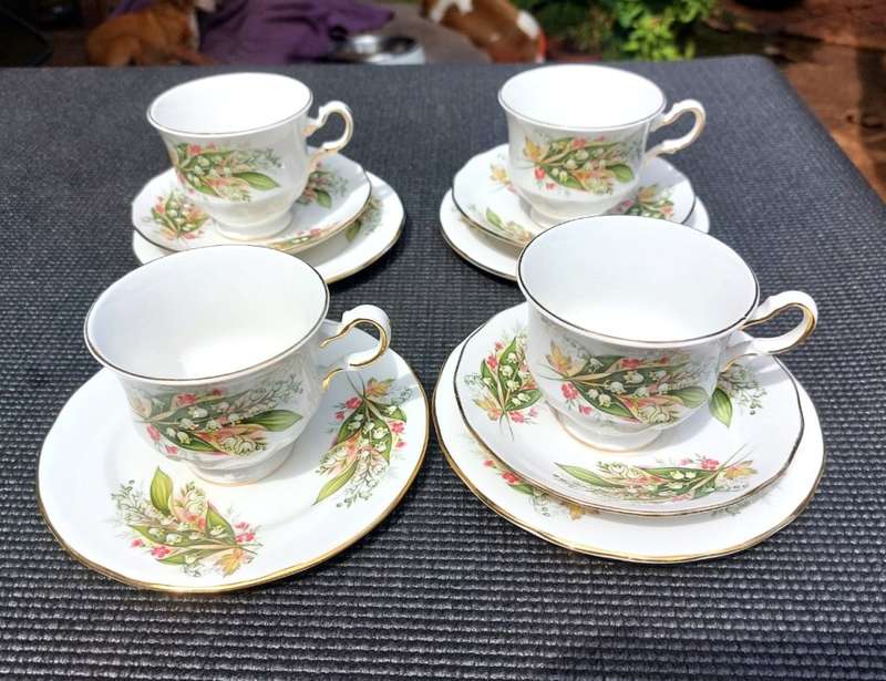 LILIES OF THE VALLEY PATTERN 1950S COLCLOUGH ROYAL VALE 3 TRIOS AND 1 DUO