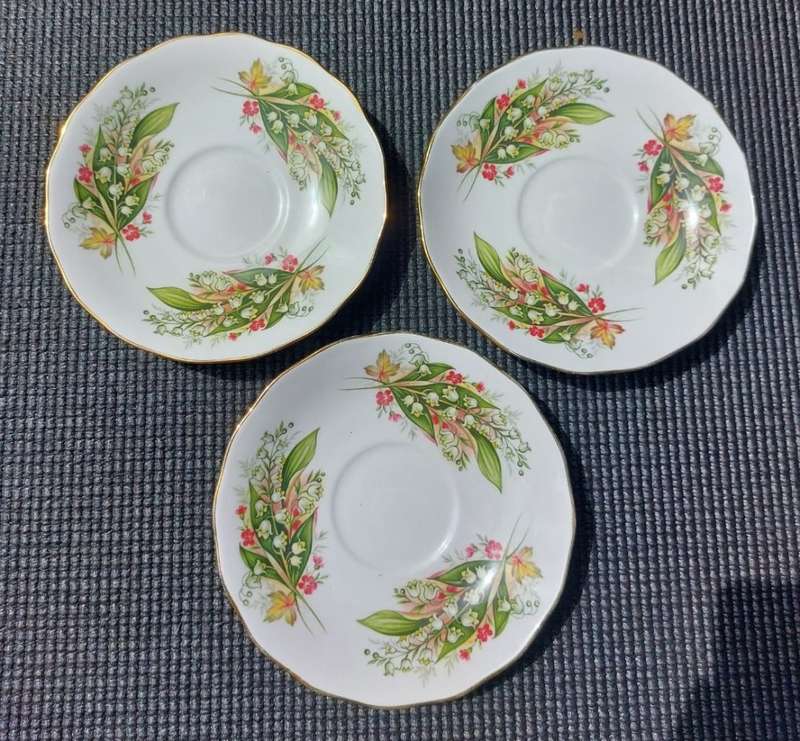 LILIES OF THE VALLEY PATTERN 1950S COLCLOUGH ROYAL VALE 3 TRIOS AND 1 DUO