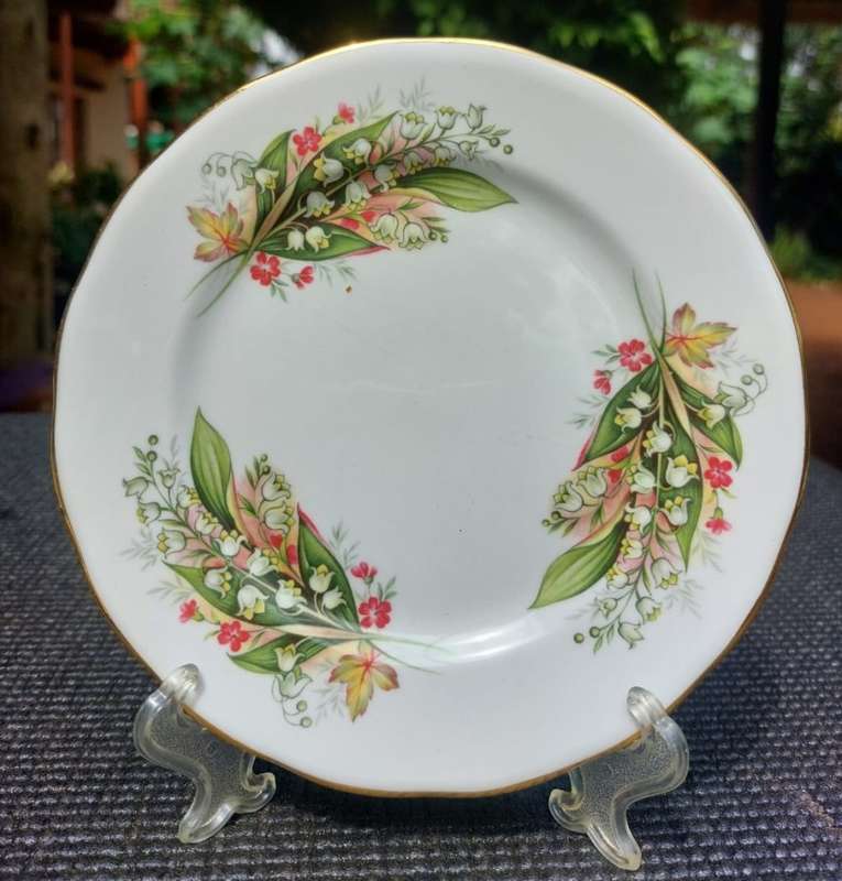 LILIES OF THE VALLEY PATTERN 1950S COLCLOUGH ROYAL VALE 3 TRIOS AND 1 DUO
