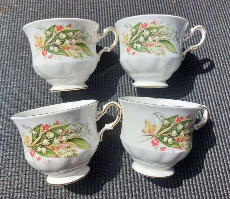 LILIES OF THE VALLEY PATTERN 1950S COLCLOUGH ROYAL VALE 3 TRIOS AND 1 DUO
