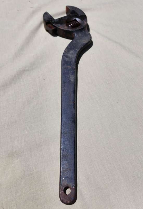 FAMOUS SNAKE-BODY VINTAGE CLYBURN ADJUSTABLE SPANNER