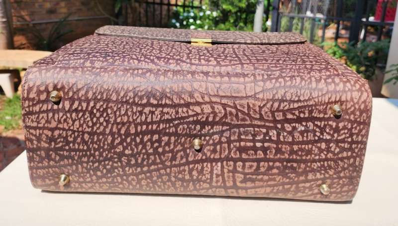ROBUST TOP QUALITY VINTAGE BUSBY BUFFALO LEATHER EXECUTIVE / DOCTORS / BARRISTERS BRIEFCASE