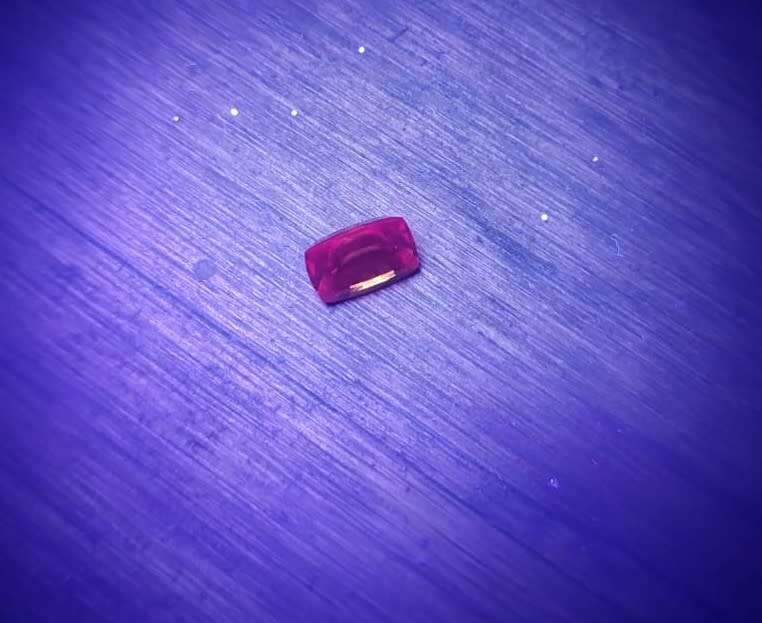 FIRE ORANGE 3.80CT SAPPHIRE GEMSTONE WITH LOVELY CUSHION CUT  UV RED!  THERMAL HIGH!