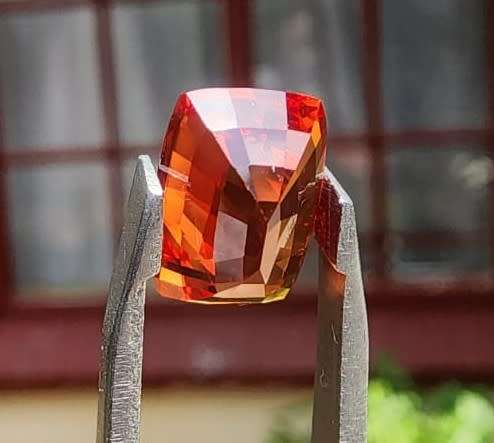 FIRE ORANGE 3.80CT SAPPHIRE GEMSTONE WITH LOVELY CUSHION CUT  UV RED!  THERMAL HIGH!