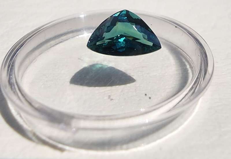 GISA CERTIFIED BLUE GREEN TURKOOIS TOURMALINE 1,70CT GEMSTONE WITH TRILLION CUT!