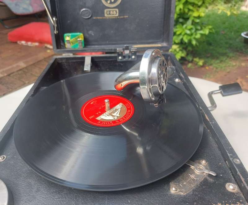 RARE ANTIQUE (1931-1939) COLUMBIA NO 55 VIVA-TONAL GRAFONOLA COMPLETE AND WORKING PLUS EXTRAS
