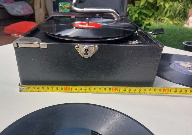 RARE ANTIQUE (1931-1939) COLUMBIA NO 55 VIVA-TONAL GRAFONOLA COMPLETE AND WORKING PLUS EXTRAS