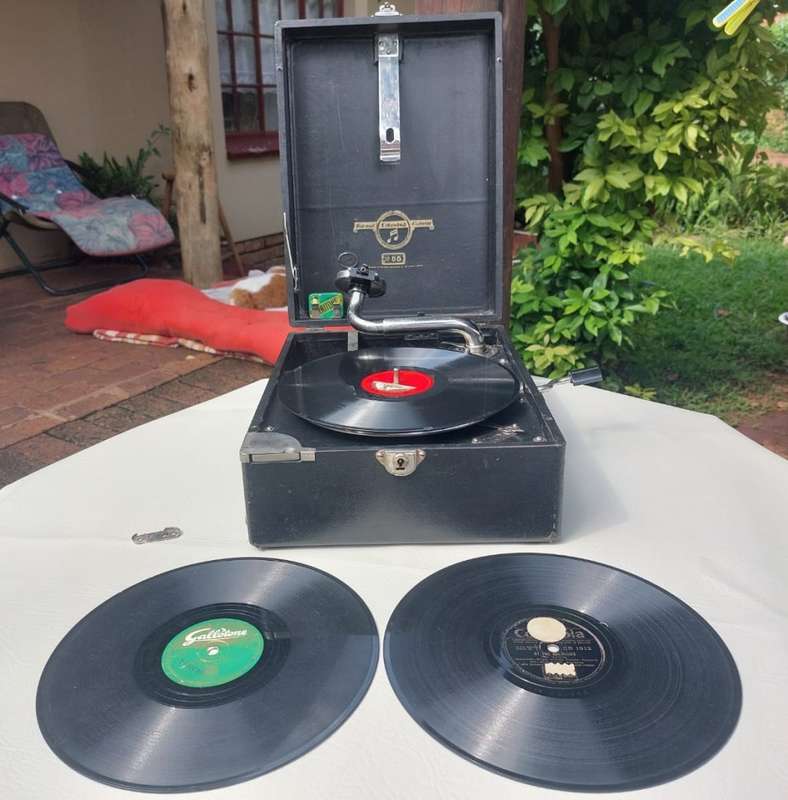 RARE ANTIQUE (1931-1939) COLUMBIA NO 55 VIVA-TONAL GRAFONOLA COMPLETE AND WORKING PLUS EXTRAS