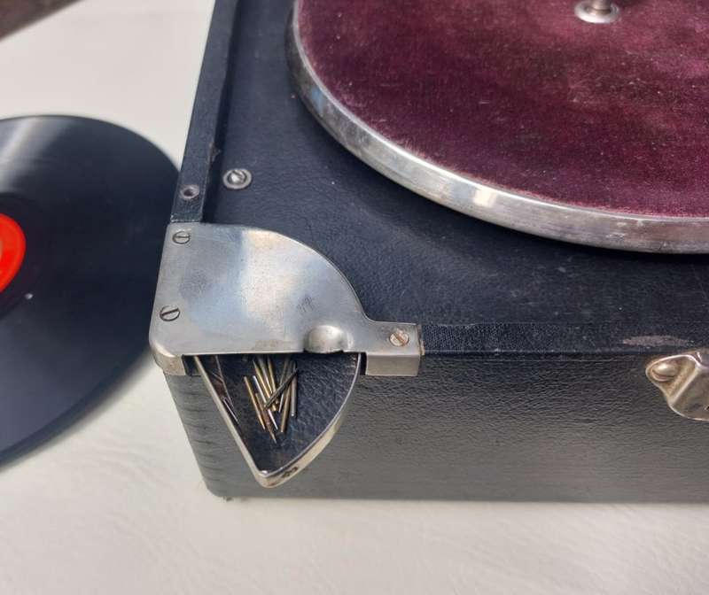 RARE ANTIQUE (1931-1939) COLUMBIA NO 55 VIVA-TONAL GRAFONOLA COMPLETE AND WORKING PLUS EXTRAS