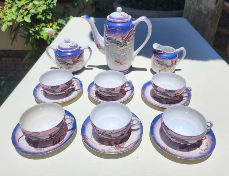 VINTAGE (1930-1960) JAPANESE DRAGONWARE MORIAGE GEISHA LITHOPHANE PURPLE LUSTERWARE 17 PIECE TEASET