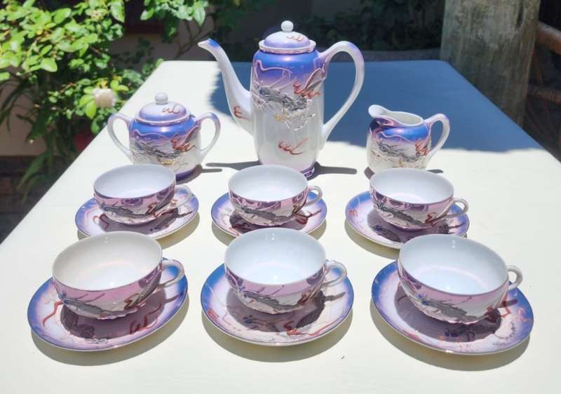 VINTAGE (1930-1960) JAPANESE DRAGONWARE MORIAGE GEISHA LITHOPHANE PURPLE LUSTERWARE 17 PIECE TEASET