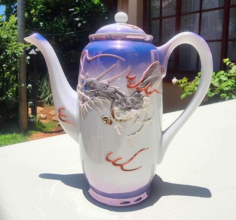 VINTAGE (1930-1960) JAPANESE DRAGONWARE MORIAGE GEISHA LITHOPHANE PURPLE LUSTERWARE 17 PIECE TEASET