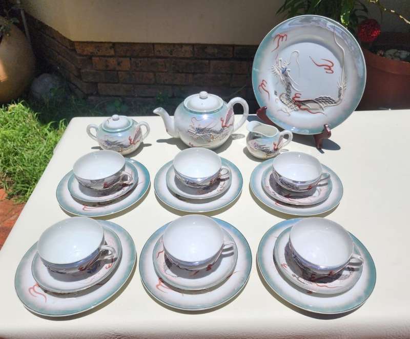 JAPANESE DRAGONWARE MORIAGE GEISHA LITHOPHANE GREEN LUSTERWARE 24 PIECE TEASET VINTAGE (1930-1960)