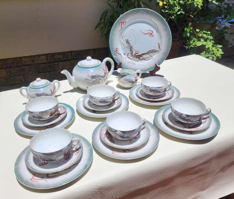 JAPANESE DRAGONWARE MORIAGE GEISHA LITHOPHANE GREEN LUSTERWARE 24 PIECE TEASET VINTAGE (1930-1960)