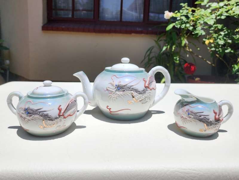JAPANESE DRAGONWARE MORIAGE GEISHA LITHOPHANE GREEN LUSTERWARE 24 PIECE TEASET VINTAGE (1930-1960)