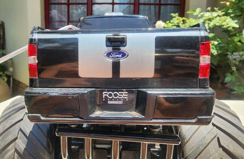 MASSIVE 42CM LONG BLACK FOOSE DESIGN FORD F150 RC TRUCK FROM 2009