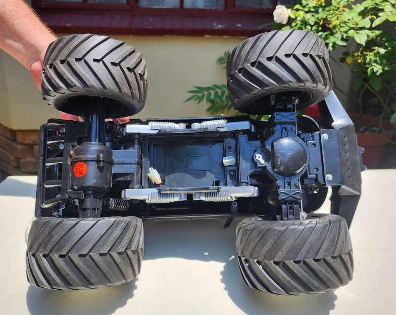 MASSIVE 42CM LONG BLACK FOOSE DESIGN FORD F150 RC TRUCK FROM 2009