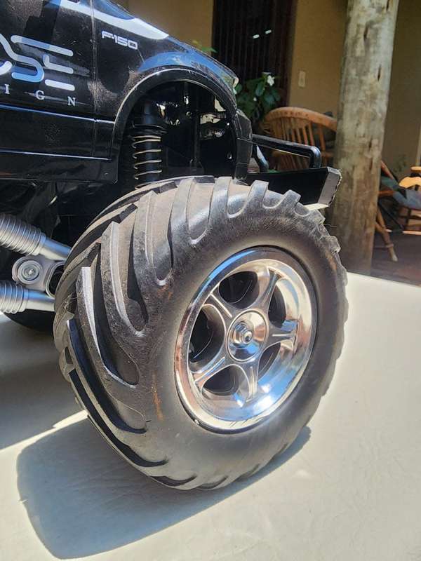 MASSIVE 42CM LONG BLACK FOOSE DESIGN FORD F150 RC TRUCK FROM 2009