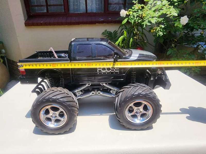 MASSIVE 42CM LONG BLACK FOOSE DESIGN FORD F150 RC TRUCK FROM 2009
