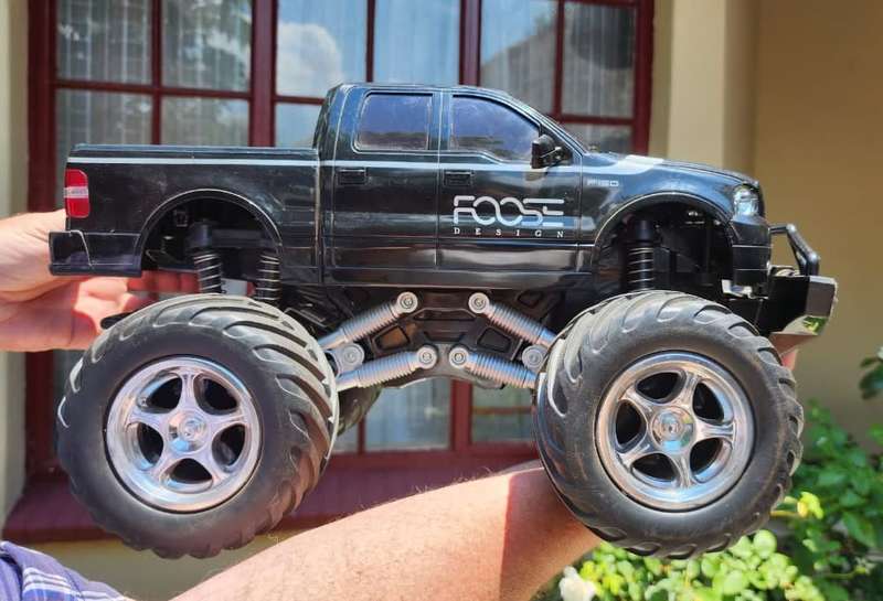 MASSIVE 42CM LONG BLACK FOOSE DESIGN FORD F150 RC TRUCK FROM 2009