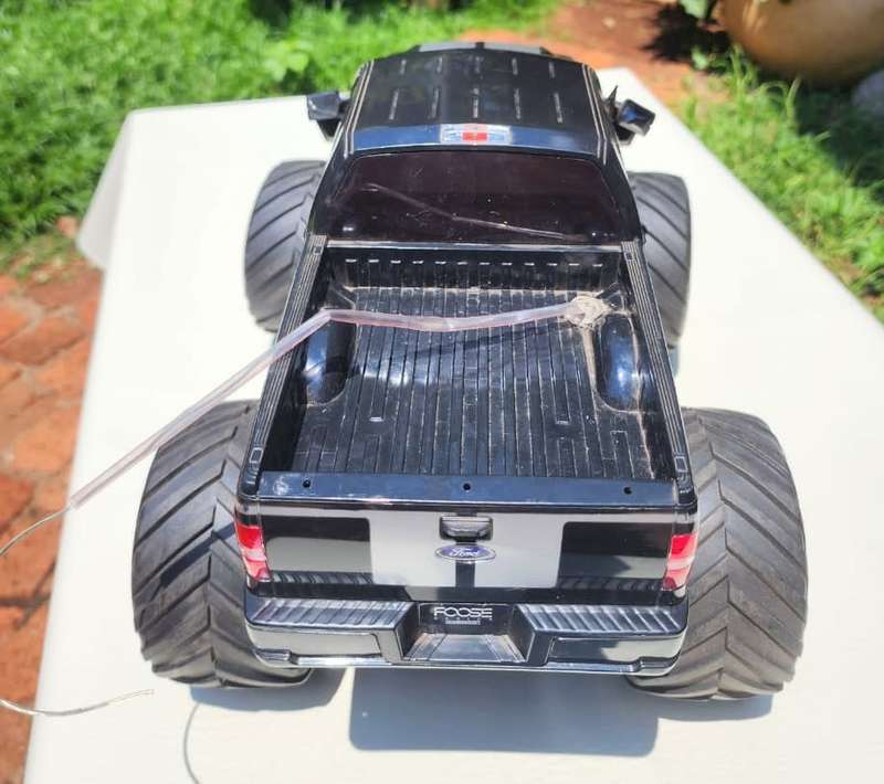 MASSIVE 42CM LONG BLACK FOOSE DESIGN FORD F150 RC TRUCK FROM 2009