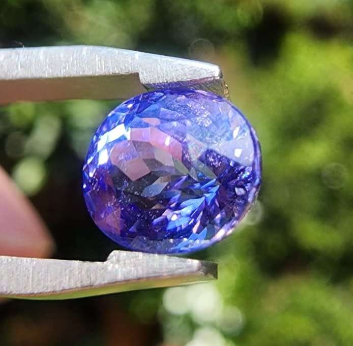 GISA CERTIFIED 1,30CT INTENSE BLUISH VIOLET TANZANITE OVAL CUT GEMSTONE  PLEASE READ FULL DESCRIPTI