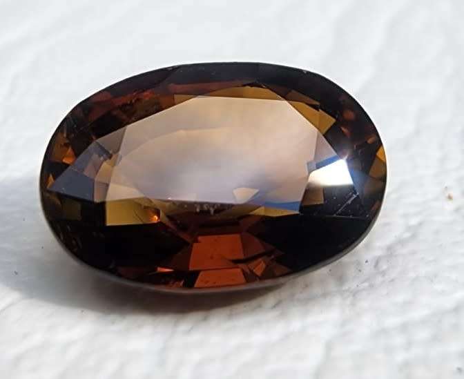 GISA CERTIFIED ORAGISH BROWN TOURMALINE (IMPERIAL TOURMALINE) 4,55CT GEMSTONE NATURAL AND UNTREATED