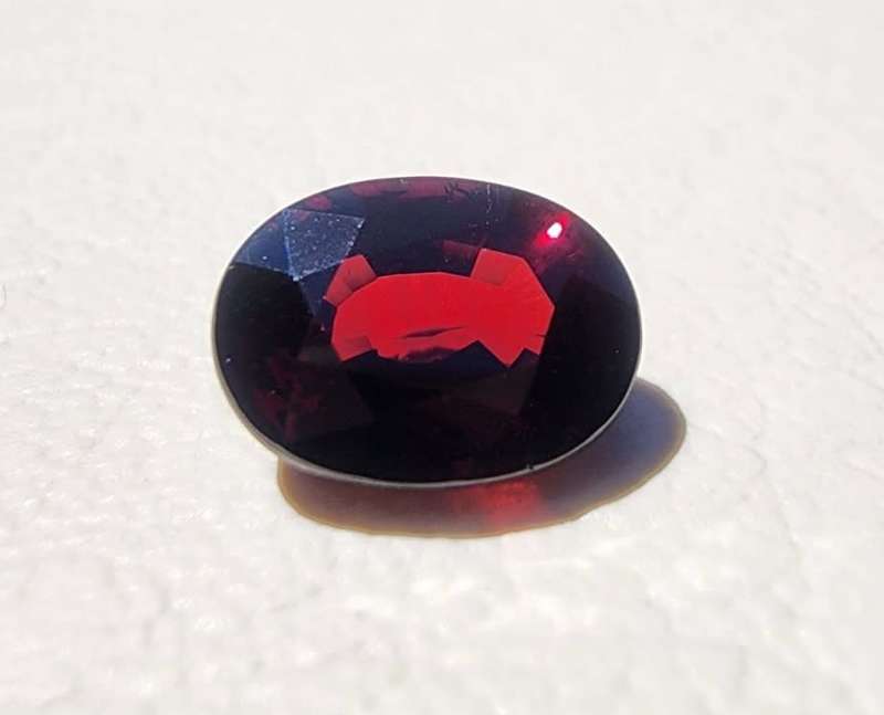 DAZZLING LARGE 3.9CT DARK RED RHODOLITE AFRICAN GARNET GEMSTONE