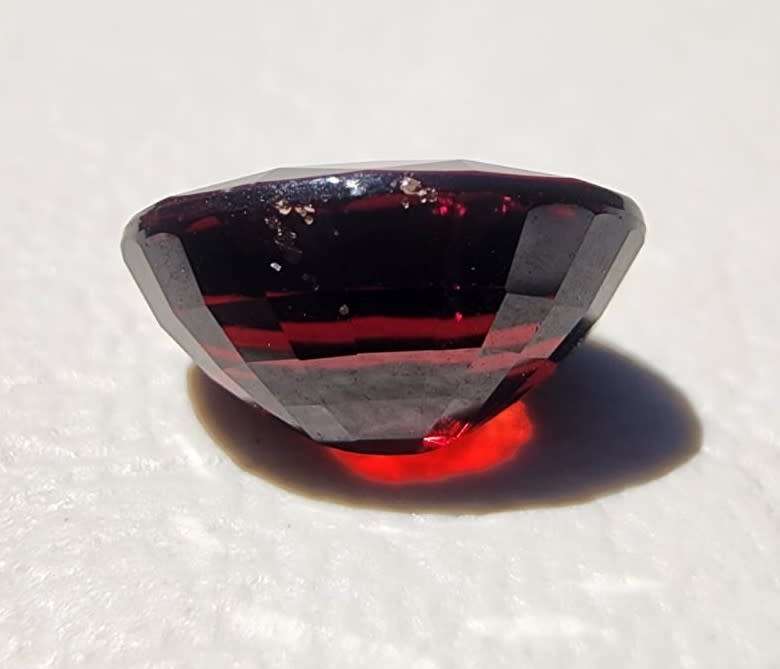 DAZZLING LARGE 3.9CT DARK RED RHODOLITE AFRICAN GARNET GEMSTONE