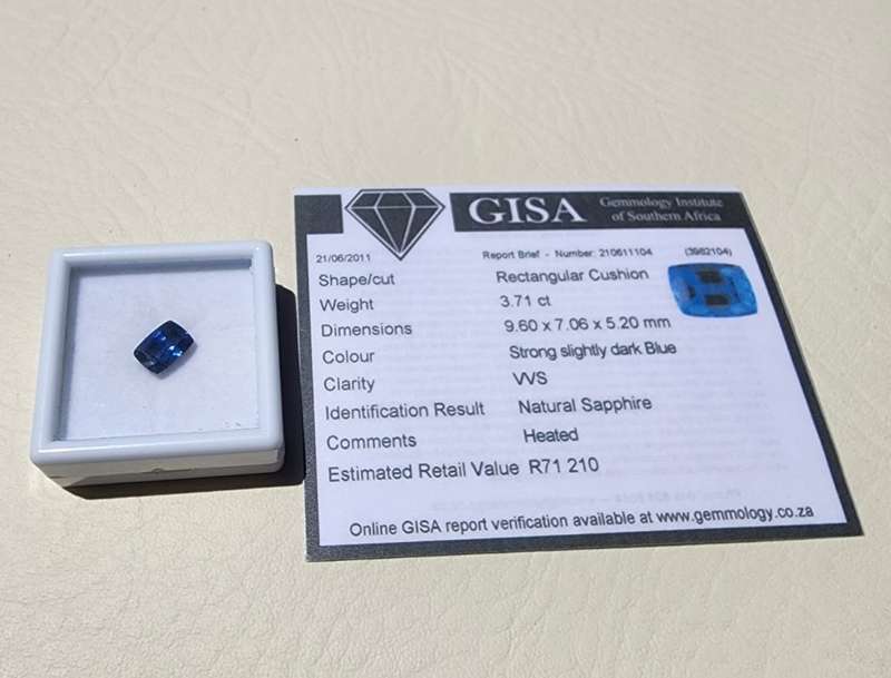 FLAWLESS GISA CERTIFIED LARGE 3.7CT BLUE SAPPHIRE WITH LOVELY RECTANGULAR CUSHION CUT FROM CEYLON