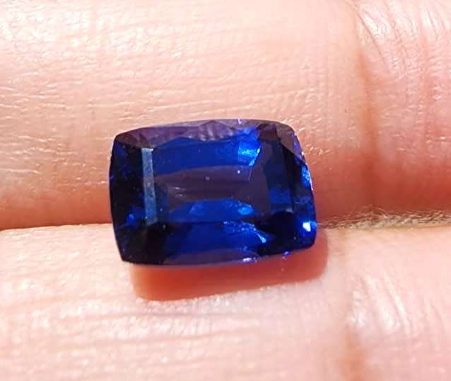 FLAWLESS GISA CERTIFIED LARGE 3.7CT BLUE SAPPHIRE WITH LOVELY RECTANGULAR CUSHION CUT FROM CEYLON
