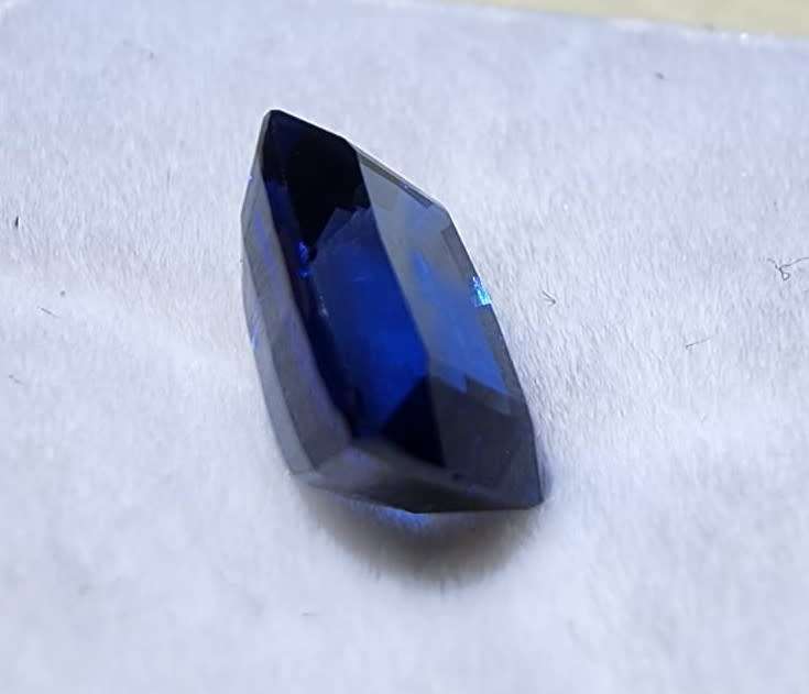 FLAWLESS GISA CERTIFIED LARGE 3.7CT BLUE SAPPHIRE WITH LOVELY RECTANGULAR CUSHION CUT FROM CEYLON
